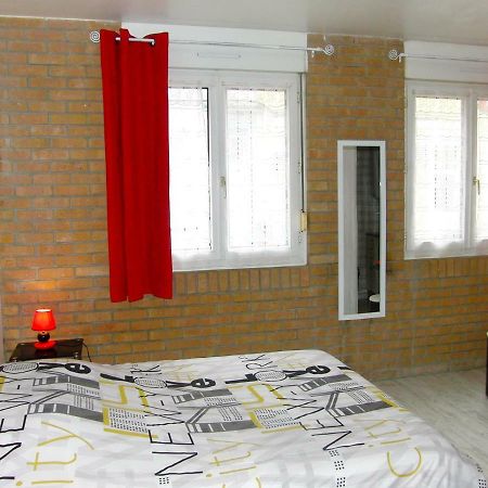 Une Petite Halte Apartman Calais Kültér fotó